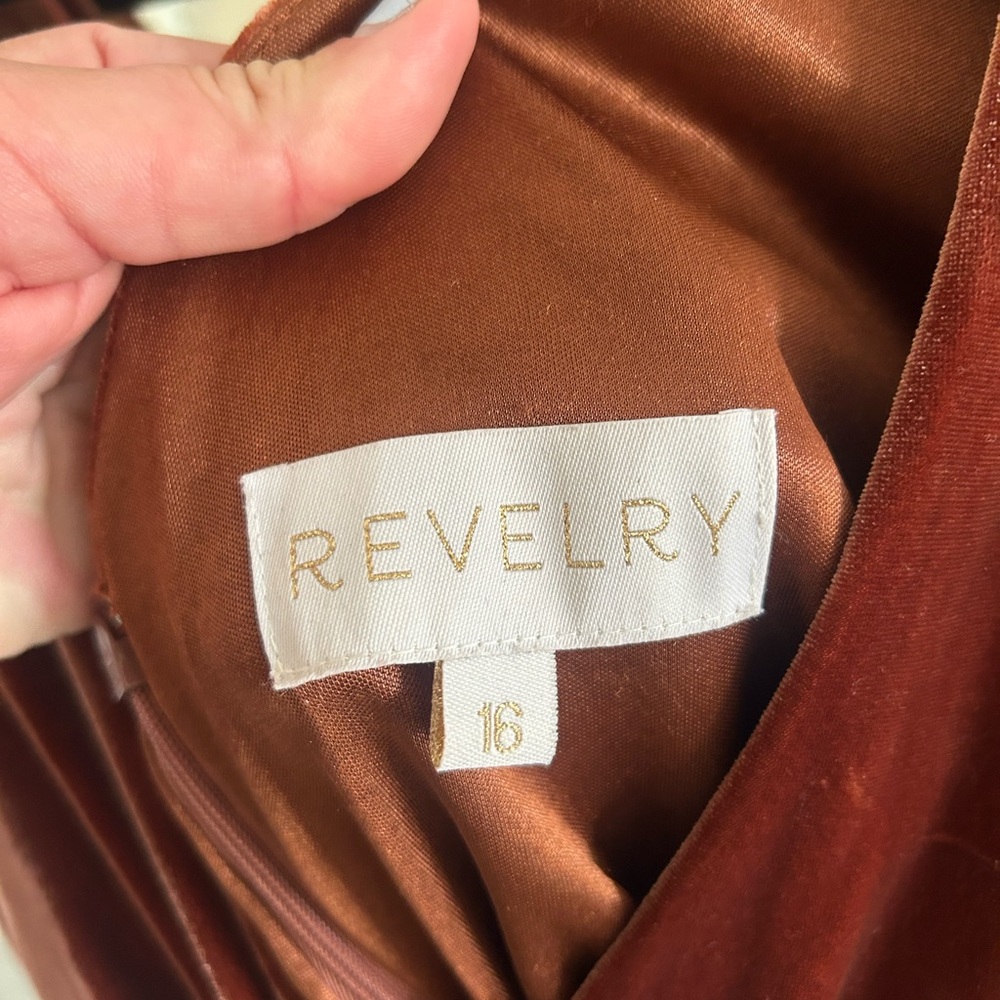 Revelry Gwen Velvet Dress In Terracotta. size 16 - Picture 3 of 7